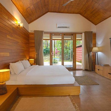 Stayvista At Tall Silver With Infinity Pool & Breakast มาดิเครี ภายนอก รูปภาพ
