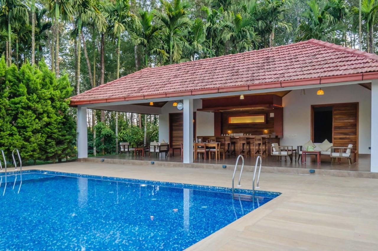 Stayvista At Tall Silver With Infinity Pool & Breakast มาดิเครี ภายนอก รูปภาพ