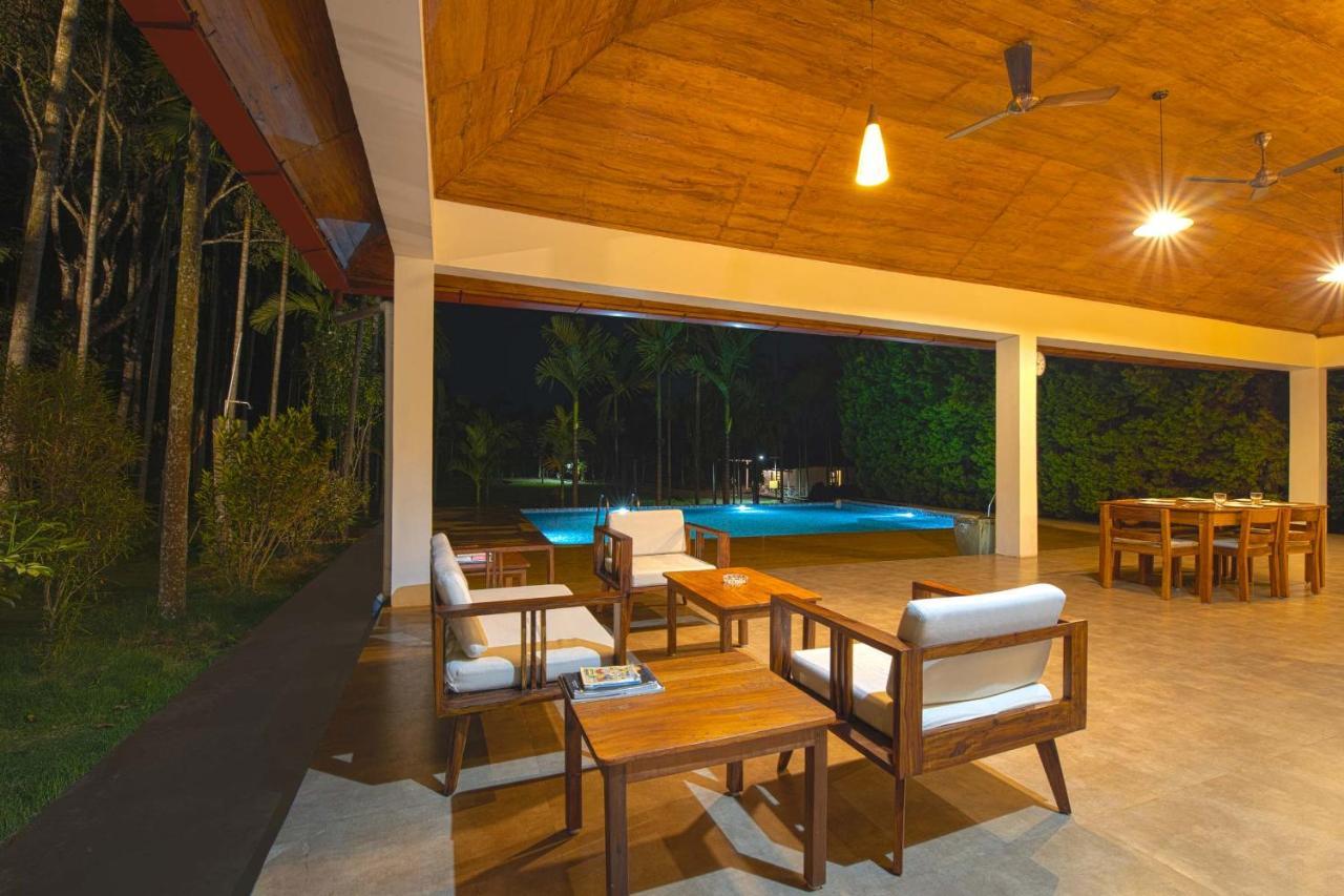 Stayvista At Tall Silver With Infinity Pool & Breakast มาดิเครี ภายนอก รูปภาพ