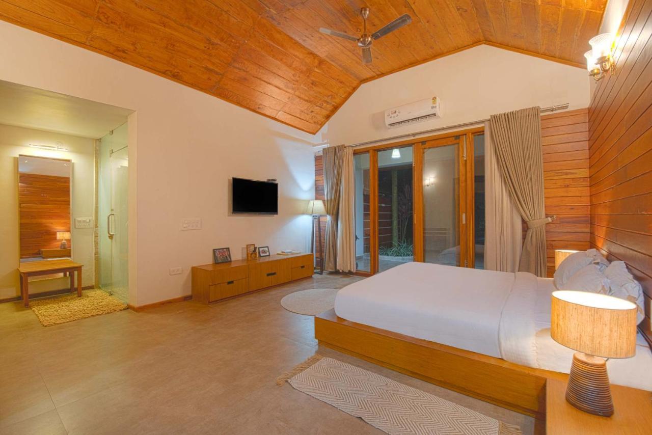 Stayvista At Tall Silver With Infinity Pool & Breakast มาดิเครี ภายนอก รูปภาพ